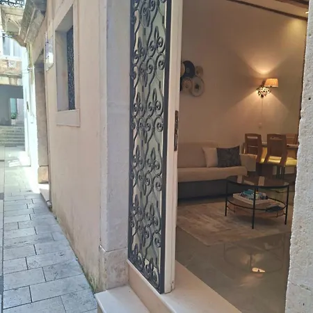 Dalti Center Apartment *