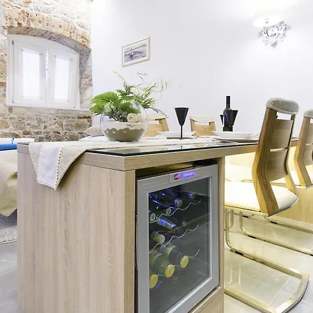 아파트 Dalti Center 자다르